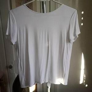 Chandail blanc dos ouvert